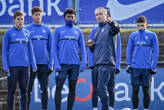 Genk, Belgium - December 08 : Bernd Storck head coach of KRC Genk during the training of the media activity before the uefa europa league match between KRC Genk and Rapid Wien on December 8, 2021 in Genk, Belgium, 08 12 2021 ( Media Activity befor KRC Genk v Rapid Wien - Europa League PhotoNews Panoramic 
