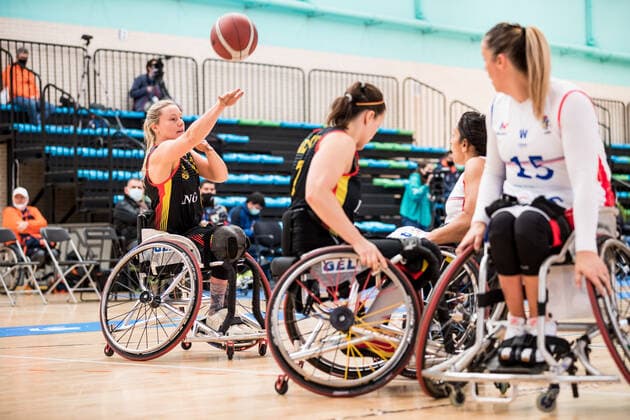 Europameisterschaft Rollstuhlbasketball 08.12.2021 MADRID, SPANIEN 8. Dezember - Rollstuhlbasketball, Frankreich gegen Deutschland Damen, an Tag 5 der Europameisterschaft Rollstuhlbasketball am 08.12.2021 in Polid. Municipal Francisco Fernandez Ochoa in Madrid, Spanien. Svenja Mayer (Deutschland, 13), Anne Patzwald (Deutschland, 7), Angelique Pichon (Frankreich, 15) Copyright: xBEAUTIFULxSPORTS Wunderlx