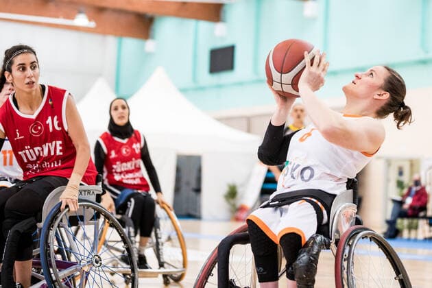 Europameisterschaft Rollstuhlbasketball 08.12.2021 MADRID, SPANIEN 8. Dezember - Rollstuhlbasketball, Niederlande gegen Tuerkei Damen, an Tag 5 der Europameisterschaft Rollstuhlbasketball am 08.12.2021 in Polid. Municipal Francisco Fernandez Ochoa in Madrid, Spanien. Jitske Visser (Niederlande, 6) Copyright: xBEAUTIFULxSPORTS Wunderlx