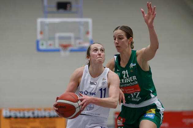 08.12.2021, Basketball, Frauen, DBBL-Pokal, Achtelfinale, QOOL Sharks - Rutronik Stars Keltern, GER, Wuerzburg, TGW Sportzentrum Feggrube Bild: v. li. Jessica Hanson (QOOL Sharks) und Alexandria Kiss-Rusk (Rutronik Stars Keltern) Copyright: HMBxMedia xHeikoxBecker