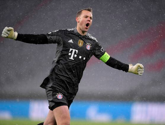 08.12.2021, Fussball UEFA Championsleague 2021 2022: Vorrunde, 6.Spieltag, FC Bayern München - FC Barcelona, Barca in der Allianz-Arena München. Torwart Manuel Neuer (FC Bayern München) jubelt. *** 08 12 2021, Football UEFA Champions League 2021 2022 preliminary round, matchday 6, FC Bayern Munich FC Barcelona, at Allianz Arena Munich goalkeeper Manuel Neuer FC Bayern Munich cheers.