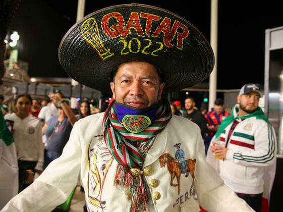 Sport Themen der Woche KW49 Sport Bilder des Tages December 8, 2021: A Mexico supporter wears a hand-painted jacket and hat at Q2 Stadium for an International Friendly, Länderspiel, Nationalmannschaft soccer match between Mexico and Chile on December 8, 2021 in Austin, Texas. - ZUMAc201 20211208_zap_c201_001 Copyright: xScottxColemanx