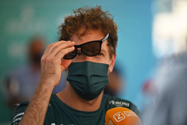 09.12.2021, xekx, Formel 1 FIA, Großer Preis von Abu Dhabi 2021 emspor, Sebastian Vettel (Aston Martin F1 Team, 5) (DFL DFB REGULATIONS PROHIBIT ANY USE OF PHOTOGRAPHS as IMAGE SEQUENCES and or QUASI-VIDEO) Abu Dhabi