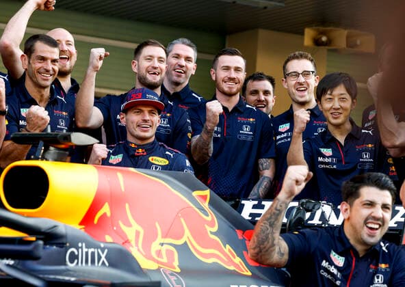 33 Max Verstappen (NED, Red Bull Racing), F1 Grand Prix of Abu Dhabi at Yas Marina Circuit on December 9, 2021 in Abu Dhabi, United Arab Emirates. (Photo by HOCH ZWEI) Abu Dhabi United Arab Emirates