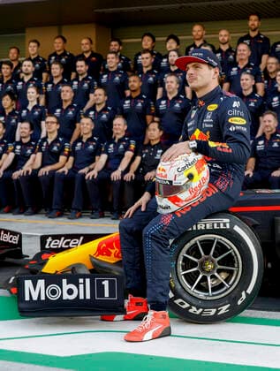 33 Max Verstappen (NED, Red Bull Racing), F1 Grand Prix of Abu Dhabi at Yas Marina Circuit on December 9, 2021 in Abu Dhabi, United Arab Emirates. (Photo by HOCH ZWEI) Abu Dhabi United Arab Emirates