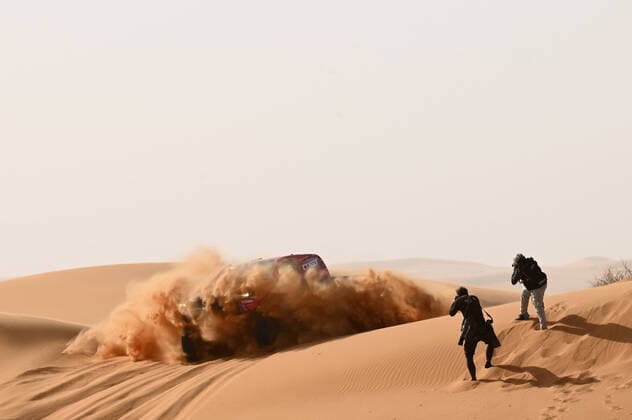 Sport Themen der Woche KW49 Sport Bilder des Tages 201 Alvarez Lucio (arg), Monleon Armand (spa), Overdrive SA, Toyota Hilux Overdrive, action during the 2021 Hail Rally, 6th round of the 2021 2021 FIA World Cup for Cross-Country Rallies, from December 5 to 12, 2021 in Ha?il, Saudi Arabia - AUTO - HAIL RALLY 2021 DPPI Panoramic  00116020_25305