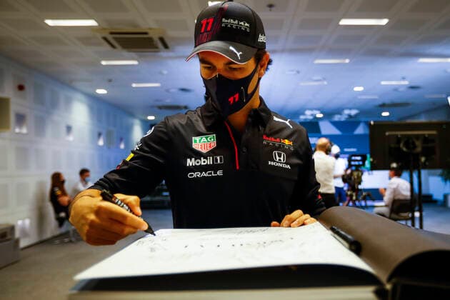 11 Sergio Perez (MEX, Red Bull Racing), F1 Grand Prix of Abu Dhabi at Yas Marina Circuit on December 9, 2021 in Abu Dhabi, United Arab Emirates. (Photo by HOCH ZWEI) Abu Dhabi United Arab Emirates