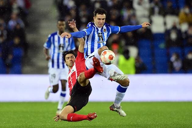 SAN SEBASTIAN - (lr) Erick Gutierrez of PSV Eindhoven, Martin Zubimendi of Real Sociedad during the UEFA Europa League match between Real Sociedad and PSV Eindhoven at Estadio de Anoeta on December 9, 2021 in San Sebastian, Spain. ANP OLAF KRAAK UEFA Europa League 2021 2022 xVIxANPxSportx xxANPxIVx