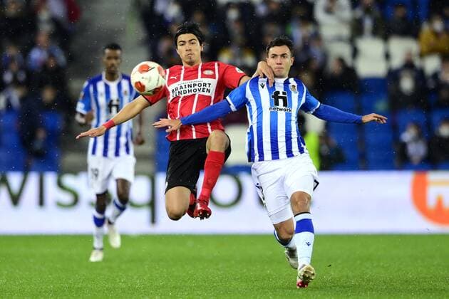 SAN SEBASTIAN - (lr) Erick Gutierrez of PSV Eindhoven, Martin Zubimendi of Real Sociedad during the UEFA Europa League match between Real Sociedad and PSV Eindhoven at Estadio de Anoeta on December 9, 2021 in San Sebastian, Spain. ANP OLAF KRAAK UEFA Europa League 2021 2022 xVIxANPxSportx xxANPxIVx