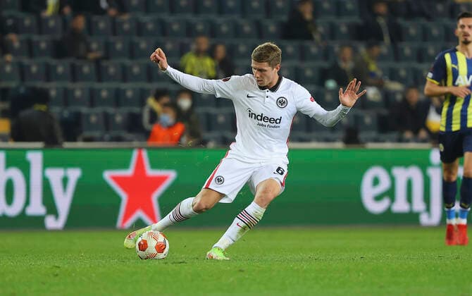 09.12.2021, Fussball UEFA Europa League, Fenerbahce SK Istanbul - Eintracht Frankfurt, emonline, emspor, v.l., Kristijan Jakic (Eintracht Frankfurt) DFL DFB REGULATIONS PROHIBIT ANY USE OF PHOTOGRAPHS AS IMAGE SEQUENCES AND OR QUASI-VIDEO. xdcx Copyright: HMBxMedia Claus
