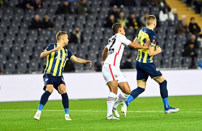 Filip Novak (L) , Attila Szalai (R) of Fenerbahce and Timothy Chandler of Eintracht Frankfurt during the UEFA Europa League group D match between Fenerbahce and Eintracht Frankfurt at Ulker Stadium on December 9, 2021 in Istanbul, Turkey. (Photo by Seskimphoto) Fenerbahce v Eintracht Frankfurt: Group D - UEFA Europa League 
