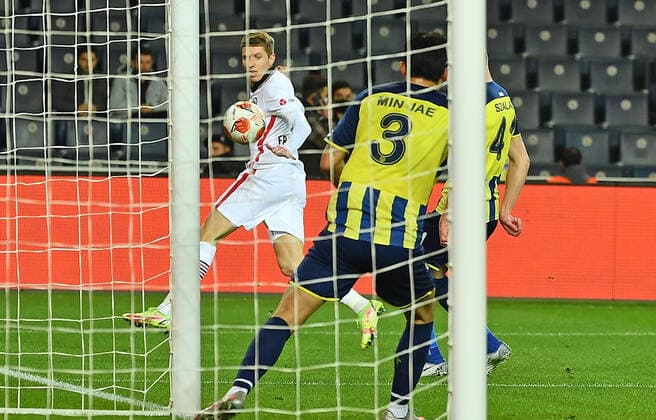 09.12.2021, xjhx, Fussball UEFA Europa League, Fenerbahce Istanbul - Eintracht Frankfurt emspor, v.l. Kristijan Jakic (Eintracht Frankfurt) (DFL DFB REGULATIONS PROHIBIT ANY USE OF PHOTOGRAPHS as IMAGE SEQUENCES and or QUASI-VIDEO) Istanbul