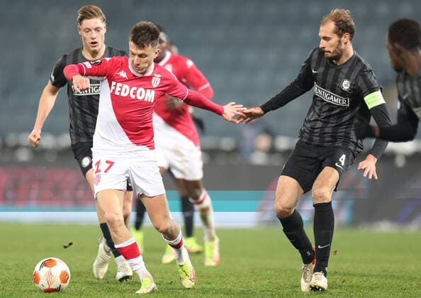 SOCCER - UEFA EL, Sturm vs Monaco GRAZ,AUSTRIA,09.DEC.21 - SOCCER - UEFA Europa League, group stage, SK Sturm Graz vs AS Monaco. Image shows Alexander Prass (Sturm), Aleksandr Golovin (Monaco) and Jon Gorenc-Stankovic (Sturm) .  GEPAxpictures xChrisxBauer