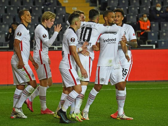 09.12.2021, xjhx, Fussball UEFA Europa League, Fenerbahce Istanbul - Eintracht Frankfurt emspor, v.l. Torjubel nach dem Tor zum celebrating the goal celebrate 0:1 durch Djibril Sow (Eintracht Frankfurt) (DFL DFB REGULATIONS PROHIBIT ANY USE OF PHOTOGRAPHS as IMAGE SEQUENCES and or QUASI-VIDEO) Istanbul