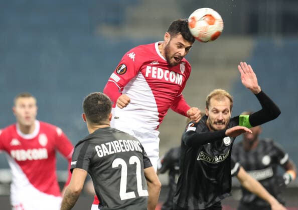 SOCCER - UEFA EL, Sturm vs Monaco GRAZ,AUSTRIA,09.DEC.21 - SOCCER - UEFA Europa League, group stage, SK Sturm Graz vs AS Monaco. Image shows Kevin Volland (Monaco), Jusuf Gazibegovic and Jon Gorenc-Stankovic (Sturm) .  GEPAxpictures xChrisxBauer