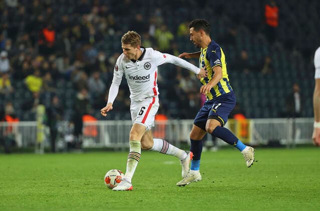 09.12.2021, Fussball UEFA Europa League, Fenerbahce SK Istanbul - Eintracht Frankfurt, emonline, emspor, v.l., Kristijan Jakic (Eintracht Frankfurt), Irfan Can Kahveci (Fenerbahce Istanbul) DFL DFB REGULATIONS PROHIBIT ANY USE OF PHOTOGRAPHS AS IMAGE SEQUENCES AND OR QUASI-VIDEO. xdcx Copyright: HMBxMedia Claus