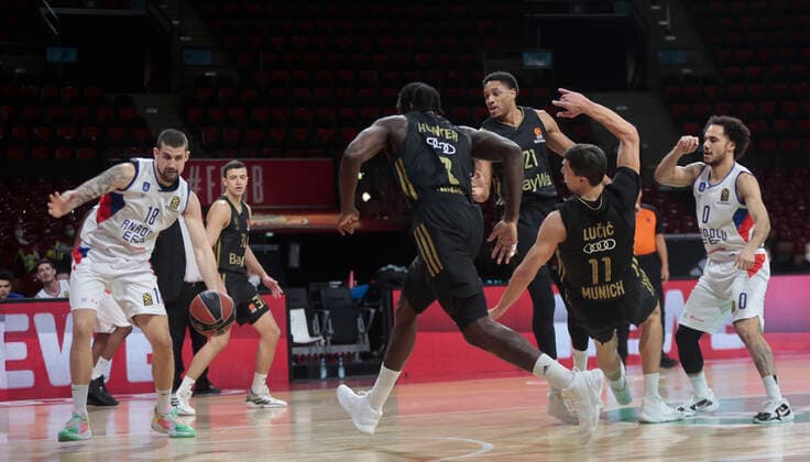 09.12.2018, Euroleague, FC Bayern Basketball vs Anadolou, Audi Dome Muenchen, im Bild: Adrien Moerman (Anadolou Efes), Zan Mark Sisko (FCB Basketball), Othello Hunter (FCB Basketball), Augustine Rubit (FCB Basketball), Vladimir Lucic (FCB Basketball) und Shane Larkin (Anadolou Efes)