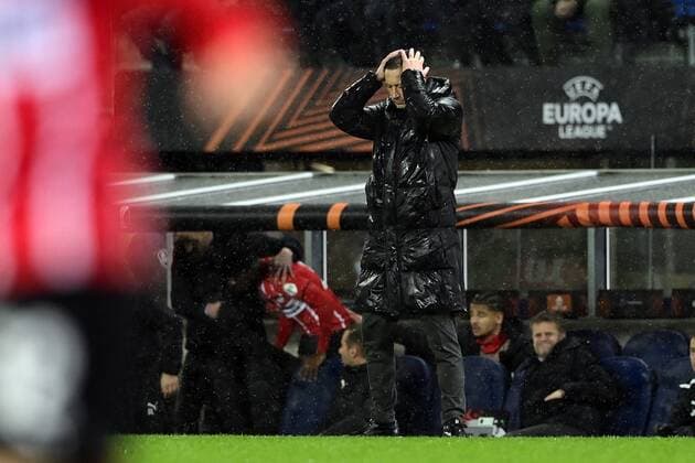 SAN SEBASTIAN - PSV Eindhoven coach Roger Schmidt disappointed during the UEFA Europa League match between Real Sociedad and PSV Eindhoven at Estadio de Anoeta on December 9, 2021 in San Sebastian, Spain. ANP OLAF KRAAK UEFA Europa League 2021 2022 xVIxANPxSportx xxANPxIVx