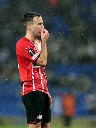 SAN SEBASTIAN - Mario Gotze of PSV Eindhoven disappointed during the UEFA Europa League match between Real Sociedad and PSV Eindhoven at Estadio de Anoeta on December 9, 2021 in San Sebastian, Spain. ANP OLAF KRAAK UEFA Europa League 2021 2022 xVIxANPxSportx xxANPxIVx