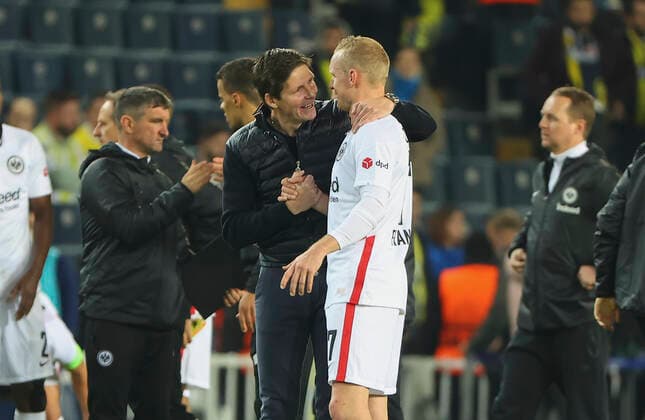 09.12.2021, Fussball UEFA Europa League, Fenerbahce SK Istanbul - Eintracht Frankfurt, emonline, emspor, v.l., Oliver Glasner (Eintracht Frankfurt) und Sebastian Rode (Eintracht Frankfurt) nach dem Spiel DFL DFB REGULATIONS PROHIBIT ANY USE OF PHOTOGRAPHS AS IMAGE SEQUENCES AND OR QUASI-VIDEO. xdcx Copyright: HMBxMedia Claus