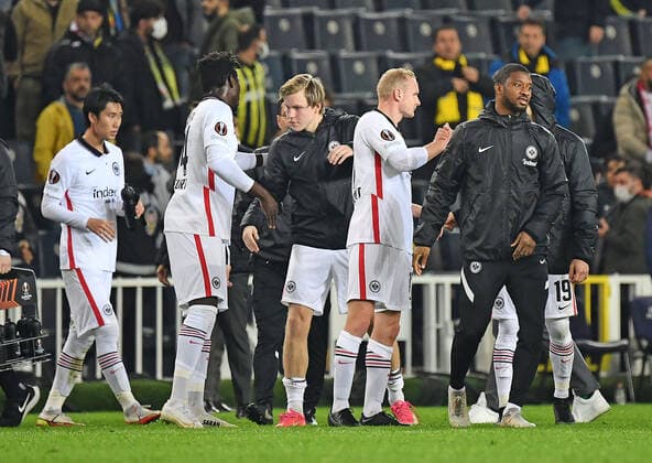 09.12.2021, xjhx, Fussball UEFA Europa League, Fenerbahce Istanbul - Eintracht Frankfurt emspor, v.l. Makoto Hasebe (Eintracht Frankfurt) Danny da Costa (Eintracht Frankfurt) Jens Petter Hauge (Eintracht Frankfurt) Sebastian Rode (Eintracht Frankfurt) (DFL DFB REGULATIONS PROHIBIT ANY USE OF PHOTOGRAPHS as IMAGE SEQUENCES and or QUASI-VIDEO) Istanbul