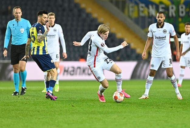 Jose Sosa of Fenerbahce and Jens Hauge (23) of Eintracht Frankfurt during the UEFA Europa League group D match between Fenerbahce and Eintracht Frankfurt at Ulker Stadium on December 9, 2021 in Istanbul, Turkey. (Photo by Seskimphoto) Fenerbahce v Eintracht Frankfurt: Group D - UEFA Europa League 