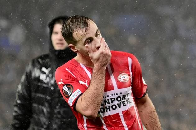 SAN SEBASTIAN - Mario Gotze of PSV Eindhoven. PSV lose 3-0 in the UEFA Europa League match against Real Sociedad at Estadio de Anoeta on December 9, 2021 in San Sebastian, Spain. ANP OLAF KRAAK UEFA Europa League 2021 2022 xVIxANPxSportx xxANPxIVx