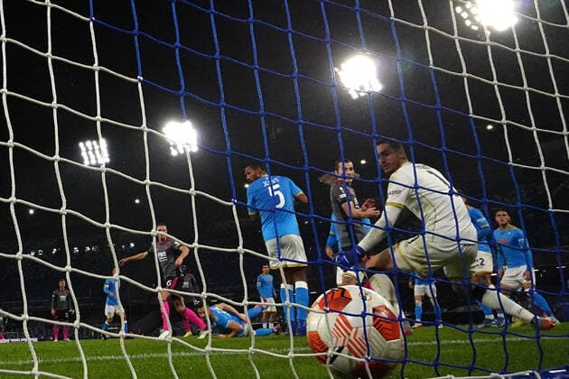 Photo Alessandro Garofalo LaPresse December 09, 2020 Naples, Italy soccer Napoli vs Leicester City - Europa League 2021 2022 - Diego Armando Maradona stadium. In the pic: Jonny Evans (Leicester City FC) goal 2-1  Copyright: xAlessandroxGarofalo LaPressex