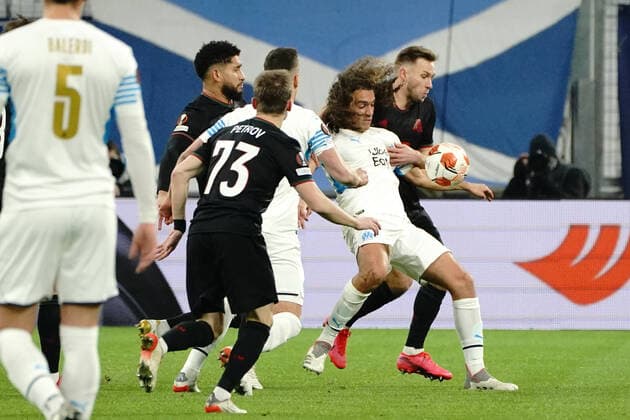Matteo Guendouzi (Olympique de Marseille) - Maciej Rybus (Lokomotiv Moscou) FOOTBALL : Olympique de Marseille vs Lokomotiv de Moscou - League Europa - Marseille - 09 12 2021 NorbertScanella Panoramic 