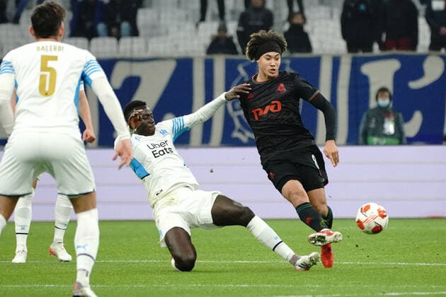 Pape Gueye (Olympique de Marseille) - Alexis Beka Beka (Lokomotiv Moscou) FOOTBALL : Olympique de Marseille vs Lokomotiv de Moscou - League Europa - Marseille - 09 12 2021 NorbertScanella Panoramic 