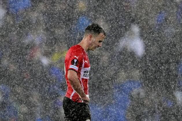 SAN SEBASTIAN - Mario Gotze of PSV Eindhoven. PSV lose 3-0 in the UEFA Europa League match against Real Sociedad at Estadio de Anoeta on December 9, 2021 in San Sebastian, Spain. ANP OLAF KRAAK UEFA Europa League 2021 2022 xVIxANPxSportx xxANPxIVx