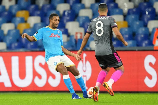 NAPLES, ITALY – DICEMBER 09: Juan Jesus of SSC Napoli vies with Youri Tielemans of Leicester City FC during the UEFA Europa League Group C match between SSC Napoli and Leicester City FC at Stadio Diego Armando Maradona on Dicember 09, 2021 in Naples, Italy Copyright: xFotoagenziax