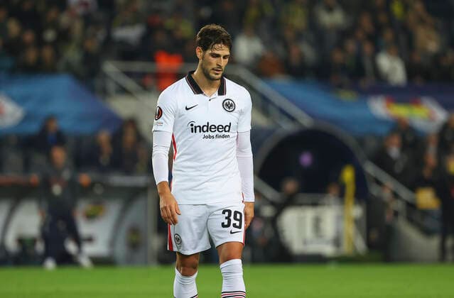09.12.2021, Fussball UEFA Europa League, Fenerbahce SK Istanbul - Eintracht Frankfurt, emonline, emspor, v.l., Goncalo Paciencia (Eintracht Frankfurt) enttaeuscht, enttaeuscht schauend, dissapointed, traurig, frustiert, frust, gefrustet DFL DFB REGULATIONS PROHIBIT ANY USE OF PHOTOGRAPHS AS IMAGE SEQUENCES AND OR QUASI-VIDEO. xdcx Copyright: HMBxMedia Claus