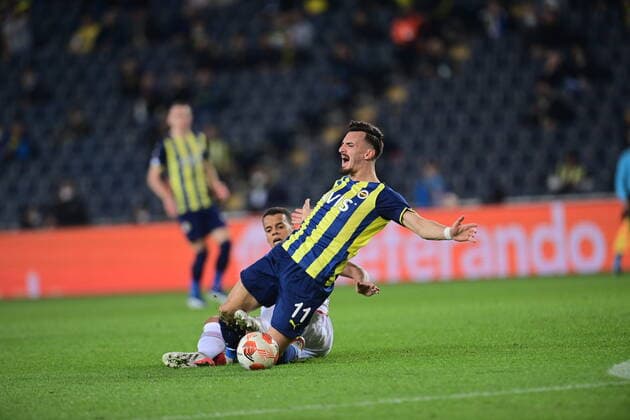 Mergim Berisha (11) of Fenerbahce and of Eintracht Frankfurt during the UEFA Europa League group D match between Fenerbahce and Eintracht Frankfurt at Ulker Stadium on December 9, 2021 in Istanbul, Turkey. (Photo by Seskimphoto) Fenerbahce v Eintracht Frankfurt: Group D - UEFA Europa League 