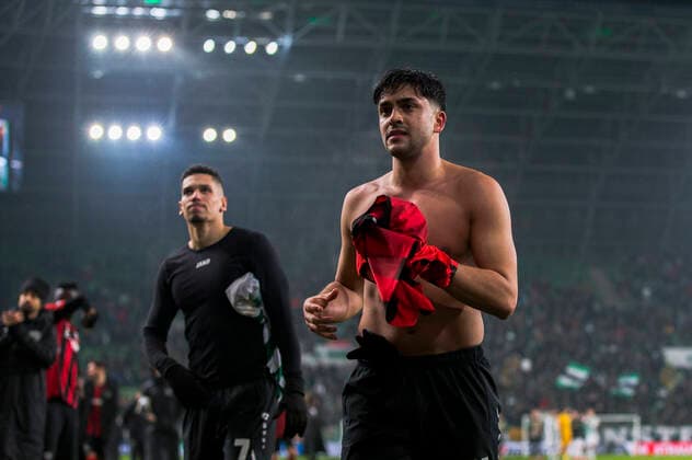 Paulinho, Nadiem Amiri Ferencvaros vs Bayern Leverkusen, Uefa Europa Leafue, 09 December, 09.12.2021 Ferencvaros vs Bayern Leverkusen, Uefa Europa Leafue, 09 December, 09.12.2021 Budapest Copyright: xEIBNER NikolaxKrsticx EP_EER