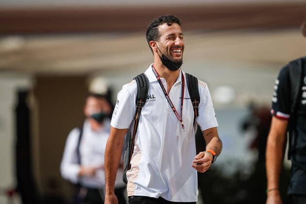 RICCIARDO Daniel (aus), McLaren MCL35M, portrait during the Formula 1 Etihad Airways Abu Dhabi Grand Prix 2021, 22th round of the 2021 FIA Formula One World Championship, WM, Weltmeisterschaft from December 10 to 12, 2021 on the Yas Marina Circuit, in Yas Island, Abu Dhabi - F1 - ABU DHABI GRAND PRIX 2021 DPPI Panoramic  00121045__V2_8510