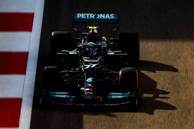 77 Valtteri Bottas (FIN, Mercedes-AMG Petronas F1 Team), F1 Grand Prix of Abu Dhabi at Yas Marina Circuit on December 10, 2021 in Abu Dhabi, United Arab Emirates. (Photo by HOCH ZWEI) Abu Dhabi United Arab Emirates