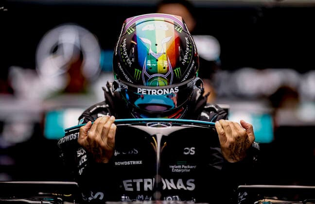 44 Lewis Hamilton (GBR, Mercedes-AMG Petronas F1 Team), F1 Grand Prix of Abu Dhabi at Yas Marina Circuit on December 10, 2021 in Abu Dhabi, United Arab Emirates. (Photo by HOCH ZWEI) Abu Dhabi United Arab Emirates