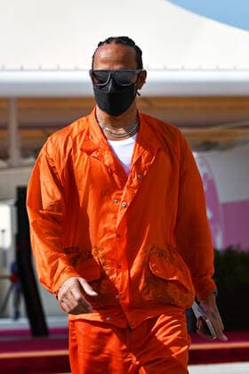 10.12.2021, xekx, Formel 1 FIA, Großer Preis von Abu Dhabi 2021 emspor, Lewis Hamilton (Mercedes-AMG Petronas, 44) (DFL DFB REGULATIONS PROHIBIT ANY USE OF PHOTOGRAPHS as IMAGE SEQUENCES and or QUASI-VIDEO) Abu Dhabi