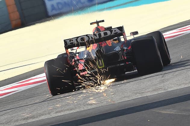 10.12.2021, xekx, Formel 1 FIA, Großer Preis von Abu Dhabi 2021 emspor, Max Verstappen (Red Bull Racing, 33) (DFL DFB REGULATIONS PROHIBIT ANY USE OF PHOTOGRAPHS as IMAGE SEQUENCES and or QUASI-VIDEO) Abu Dhabi