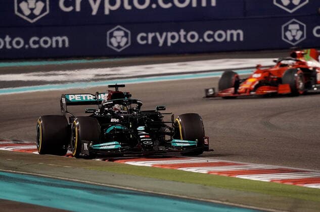 FORMULA 1 ETIHAD AIRWAYS ABU DHABI GRAND PRIX 2021 10.12.2021, Yas Marina Circuit, Abu Dhabi, FORMULA 1 ETIHAD AIRWAYS ABU DHABI GRAND PRIX 2021 , im Bild Lewis Hamilton (GBR), Mercedes-AMG Petronas Formula One Team