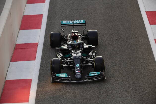 FORMULA 1 ETIHAD AIRWAYS ABU DHABI GRAND PRIX 2021 10.12.2021, Yas Marina Circuit, Abu Dhabi, FORMULA 1 ETIHAD AIRWAYS ABU DHABI GRAND PRIX 2021 , im Bild Lewis Hamilton (GBR), Mercedes-AMG Petronas Formula One Team