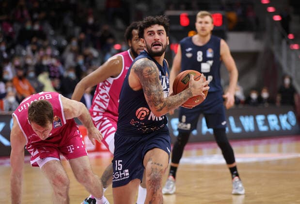 Bonn, Deutschland, 10.12.2021, Telekom Dome, Basketball, BBL, Telekom Baskets Bonn vs MLP Academics Heidelberg: Jordan Geist (Heidelberg)