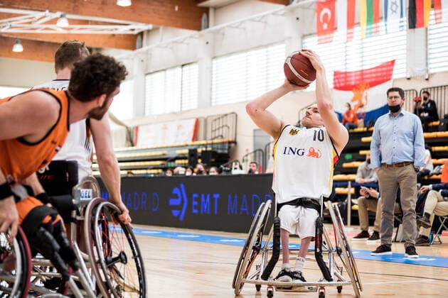 Europameisterschaft Rollstuhlbasketball 10.12.2021 MADRID, SPANIEN 10. Dezember - Rollstuhlbasketball, Halbfinale Deutschland gegen Niederlande Herren an Tag 7 der Europameisterschaft Rollstuhlbasketball am 10.12.2021 in Polid. Municipal Francisco Fernandez Ochoa in Madrid, Spanien. Jan Haller (Deutschland, 10) Copyright: xBEAUTIFULxSPORTS Wunderlx
