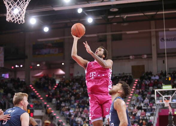 Telekom Baskets Bonn vs. Brekkott Chapman MLP Academics Heidelberg easyCredit BBL 1. Bundesliga , Saison 2021 2022 , Hauptrunde 10. Spieltag