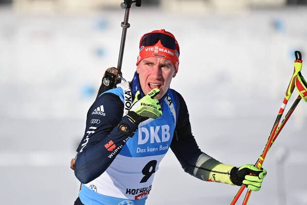 Johannes KUEHN (GER),Sieger,winnner, am Schiessstand,Gestik, Aktion,Einzelbild,angeschnittenes Einzelmotiv,Halbfigur,halbe Figur. IBU Biathlon Weltcup in Hochfilzen 10 km Sprint der Maenner am 10.12.2021. in Hochfilzen Pillersee,Saison 2021 21.