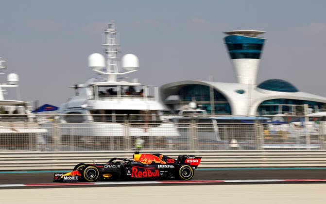 33 Max Verstappen (NED, Red Bull Racing), F1 Grand Prix of Abu Dhabi at Yas Marina Circuit on December 11, 2021 in Abu Dhabi, United Arab Emirates. (Photo by HOCH ZWEI) Abu Dhabi United Arab Emirates