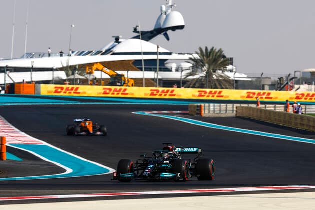 44 Lewis Hamilton (GBR, Mercedes-AMG Petronas F1 Team), F1 Grand Prix of Abu Dhabi at Yas Marina Circuit on December 11, 2021 in Abu Dhabi, United Arab Emirates. (Photo by HOCH ZWEI) Abu Dhabi United Arab Emirates