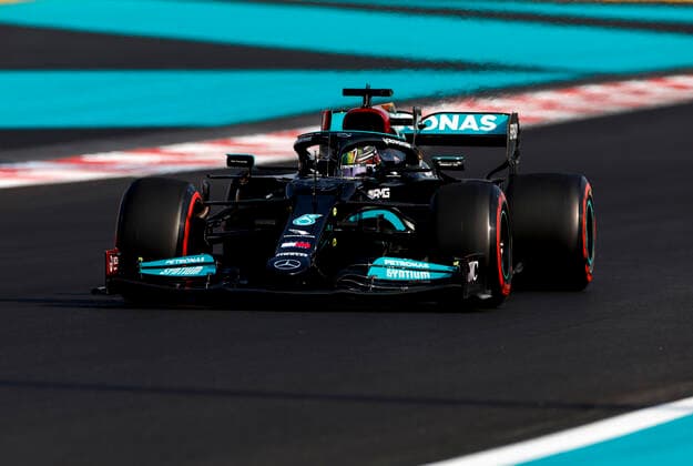 44 Lewis Hamilton (GBR, Mercedes-AMG Petronas F1 Team), F1 Grand Prix of Abu Dhabi at Yas Marina Circuit on December 11, 2021 in Abu Dhabi, United Arab Emirates. (Photo by HOCH ZWEI) Abu Dhabi United Arab Emirates