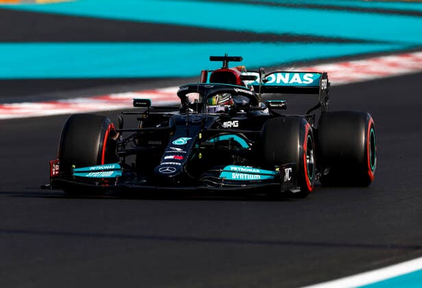44 Lewis Hamilton (GBR, Mercedes-AMG Petronas F1 Team), F1 Grand Prix of Abu Dhabi at Yas Marina Circuit on December 11, 2021 in Abu Dhabi, United Arab Emirates. (Photo by HOCH ZWEI) Abu Dhabi United Arab Emirates